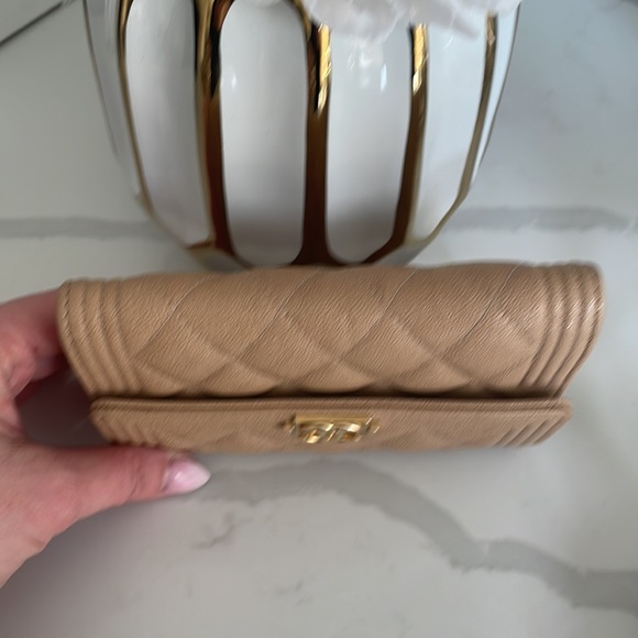 ✨CHANEL WALLET ✨ - Picture 6 of 17
